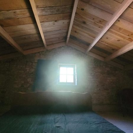 Nuit Insolite, Chambre Au Dessus D'Une Etable La Chapelle-Themer Екстериор снимка