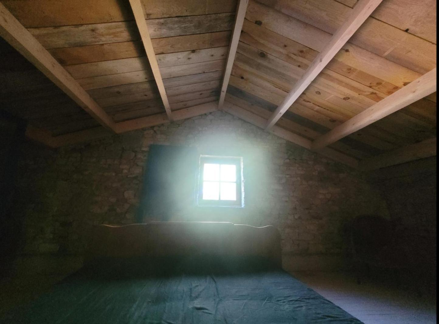 Nuit Insolite, Chambre Au Dessus D'Une Etable La Chapelle-Themer Екстериор снимка